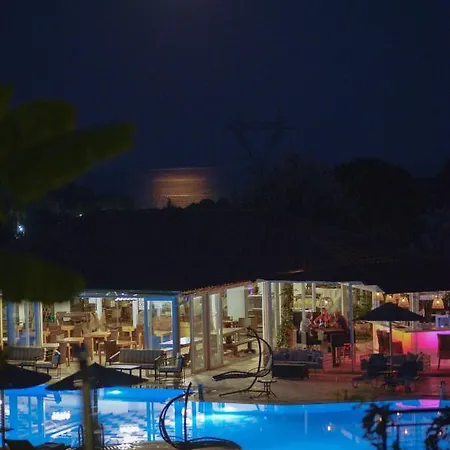 לינה וארוחת בוקר Pacifae קאטליוס